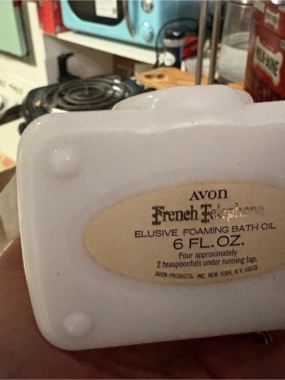 1970 Avon French Telephone Elusive Foaming Bath Oil - White